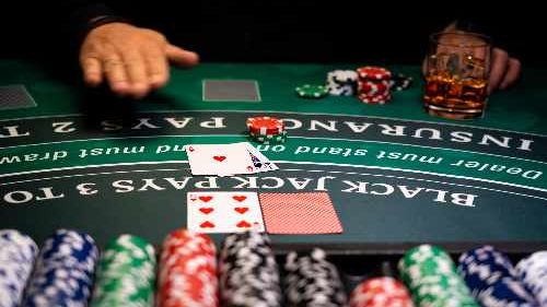 دليل المبتدئين للفوز في لعبة بلاك جاك التدريجية
